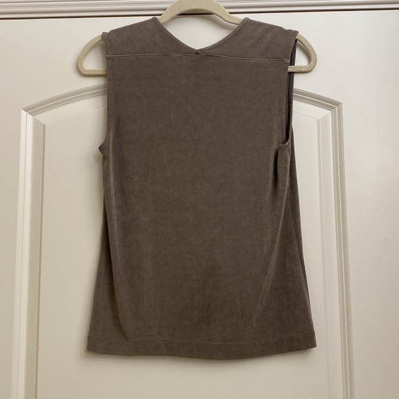 Chico’s Travelers slinky tank top Womens M tan minimalist V neck packable Travel - Picture 1 of 6